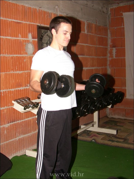 (06)
