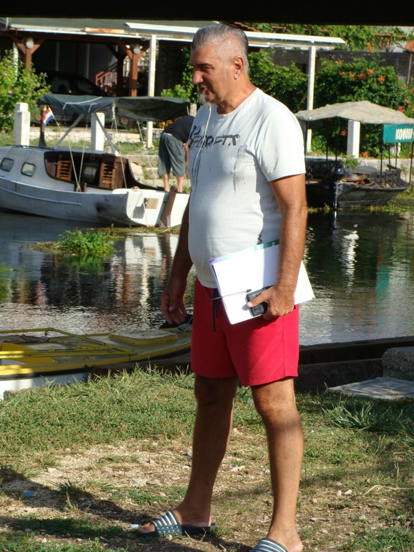 (6)